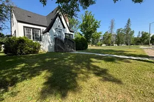 3301 2nd Ave W, Hibbing, MN 55746 - Photo 2