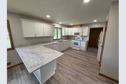 305 W 3rd Street, Winthrop, MN 55396 - Photo 6