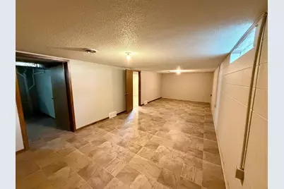 305 W 3rd Street, Winthrop, MN 55396 - Photo 20
