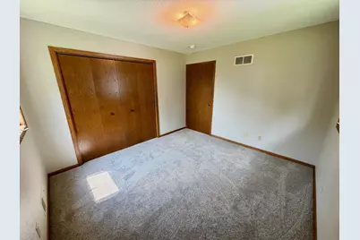 305 W 3rd Street, Winthrop, MN 55396 - Photo 14