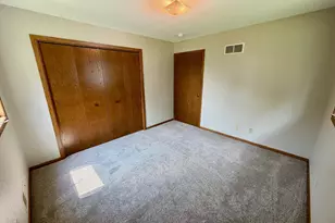 305 W 3rd St, Winthrop, MN 55396 - Photo 14