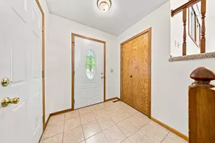 2643 Guthrie Ave N, Oakdale, MN 55128 - Photo 20