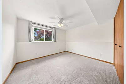 2643 Guthrie Avenue N, Oakdale, MN 55128 - Photo 28