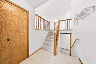 2643 Guthrie Ave N, Oakdale, MN 55128 - Photo 2