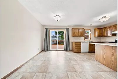 2643 Guthrie Avenue N, Oakdale, MN 55128 - Photo 8