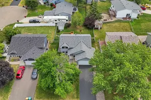 2643 Guthrie Ave N, Oakdale, MN 55128 - Photo 34