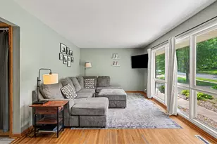 412 Plum St N, Northfield, MN 55057 - Photo 2