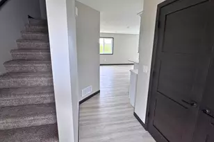3204 Scotch Ln, Mankato, MN 56001 - Photo 4