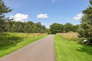 273 Turnberry Ct, Hudson, WI 54016 - Photo 4