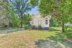 410 Quincy St, Alexandria, MN 56308 - Photo 2