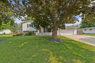 470 16th St NE, Owatonna, MN 55060 - Photo 2