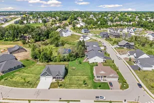 1946 Woods Pt, Waconia, MN 55387 - Photo 6