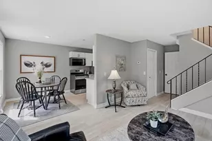 4980 Grenwich Trail N, Oakdale, MN 55128 - Photo 4