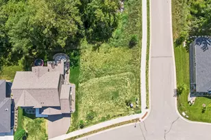 1949 Woods Pt, Waconia, MN 55387 - Photo 4