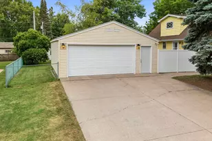 431 4th Ave SW, Cambridge, MN 55008 - Photo 4