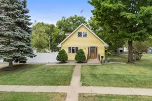 431 4th Ave SW, Cambridge, MN 55008 - Photo 2