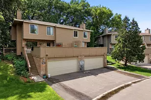 2103 Marquis Rd, Golden Valley, MN 55427 - Photo 2
