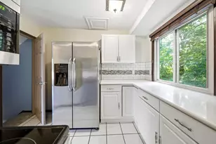 2103 Marquis Rd, Golden Valley, MN 55427 - Photo 14