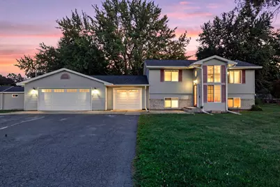 720 W 2nd Street, Rush City, MN 55069 - Photo 2