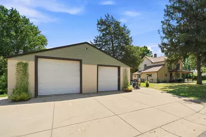 201 N Linden Street, Belle Plaine, MN 56011 - Photo 2