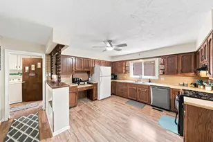 201 N Linden St, Belle Plaine, MN 56011 - Photo 10