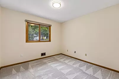 401 Mission Road W, Bloomington, MN 55420 - Photo 22