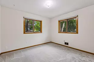 401 Mission Road W, Bloomington, MN 55420 - Photo 20