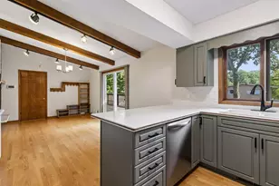 401 Mission Road W, Bloomington, MN 55420 - Photo 14