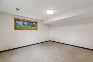 401 Mission Road W, Bloomington, MN 55420 - Photo 36