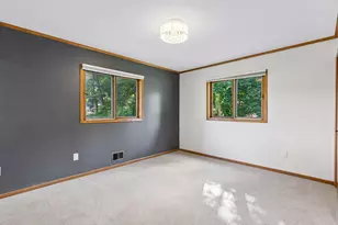 401 Mission Road W, Bloomington, MN 55420 - Photo 18