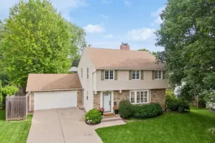 5220 Maddox Ln, Edina, MN 55436 - Photo 2