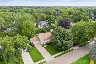 5220 Maddox Ln, Edina, MN 55436 - Photo 34