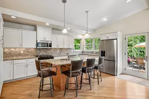 5220 Maddox Ln, Edina, MN 55436 - Photo 10