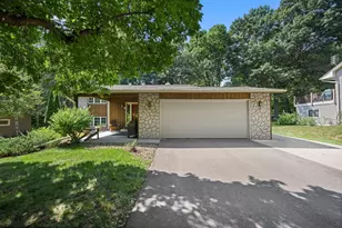 13 Woodcrest Dr, Circle Pines, MN 55014 - Photo 8