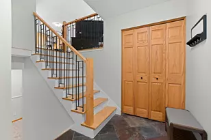 10359 Huntington Dr, Eden Prairie, MN 55347 - Photo 2