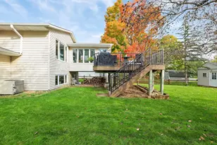 10359 Huntington Dr, Eden Prairie, MN 55347 - Photo 42