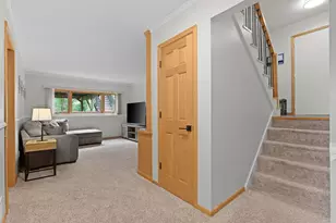 10359 Huntington Dr, Eden Prairie, MN 55347 - Photo 22