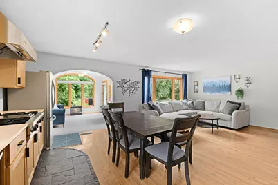 10359 Huntington Drive, Eden Prairie, MN 55347 - Photo 8