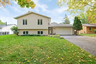 10359 Huntington Dr, Eden Prairie, MN 55347 - Photo 1