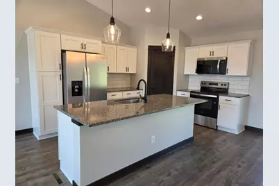 314 Falcon Run, Eagle Lake, MN 56024 - Photo 8