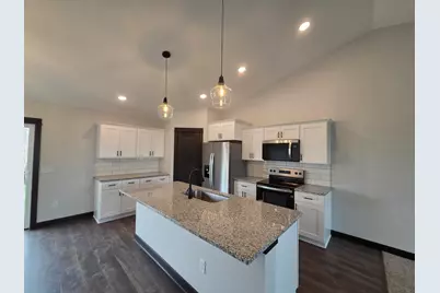 314 Falcon Run, Eagle Lake, MN 56024 - Photo 6
