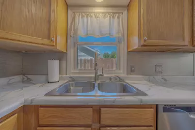 705 Johanna Avenue, Willmar, MN 56201 - Photo 10