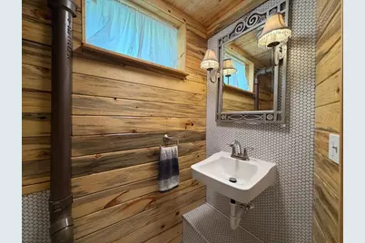 319 W Douglas Avenue, Fergus Falls, MN 56537 - Photo 20