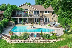 162 Peninsula Rd, Medicine Lake, MN 55441 - Photo 2