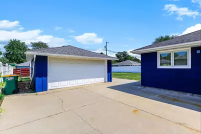 5106 Paul Drive, Brooklyn Center, MN 55429 - Photo 20