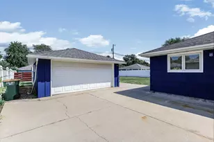 5106 Paul Dr, Brooklyn Center, MN 55429 - Photo 20