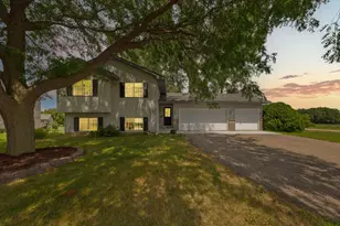 2206 W Hill St, Faribault, MN 55021 - Photo 2