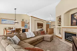 408 Holly Ln N, Oakdale, MN 55128 - Photo 18