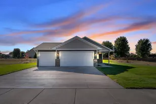 301 Gateway Pkwy, Osceola, WI 54020 - Photo 2