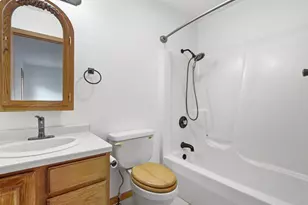 1930 Meadow Ln, Eau Claire, WI 54701 - Photo 12